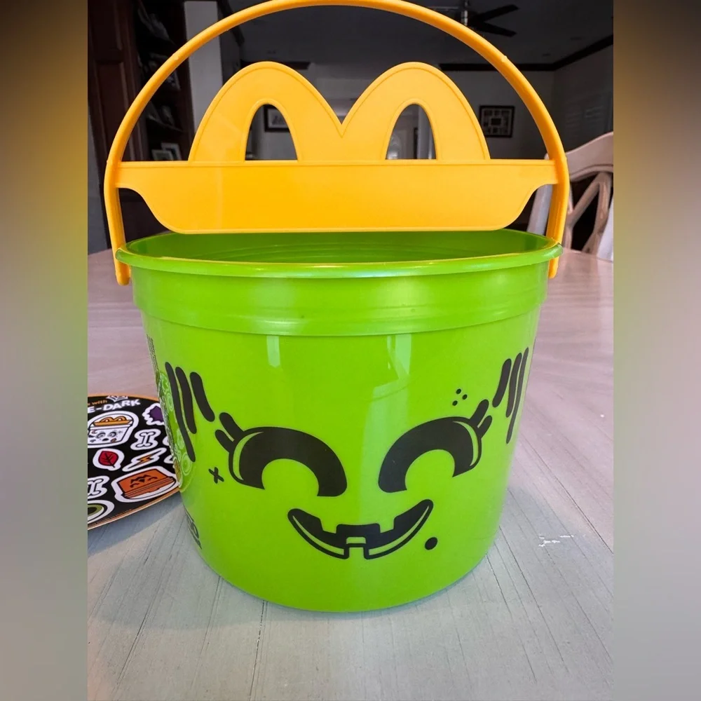 2025 McDonald’s Halloween Boo Bucket – Green Goblin Face Design